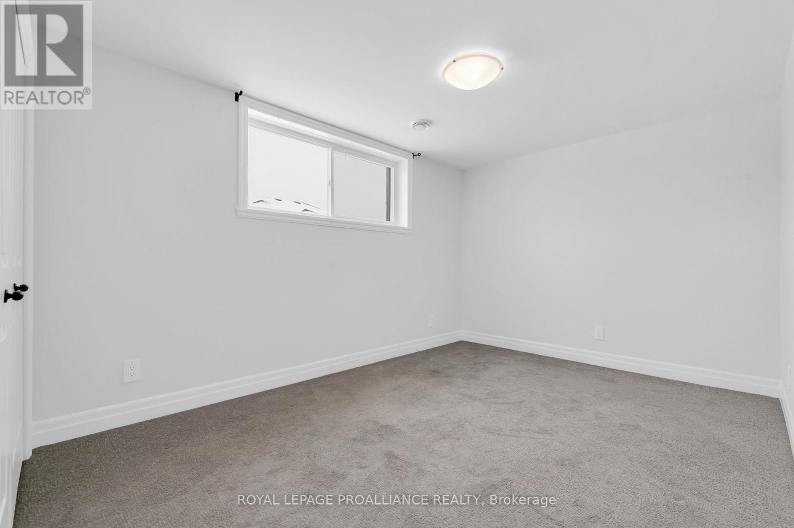 29 Cedar Park Crescent, Quinte West, Ontario  K8V 0J1 - Photo 32 - X12935348