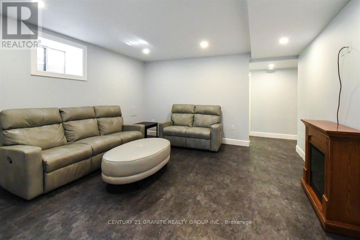 194 Hastings Street N, Bancroft, Ontario  K0L 1C0 - Photo 26 - X12935350