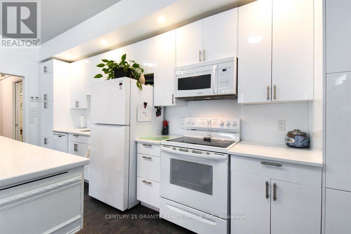 194 Hastings Street N, Bancroft, Ontario  K0L 1C0 - Photo 6 - X12935350