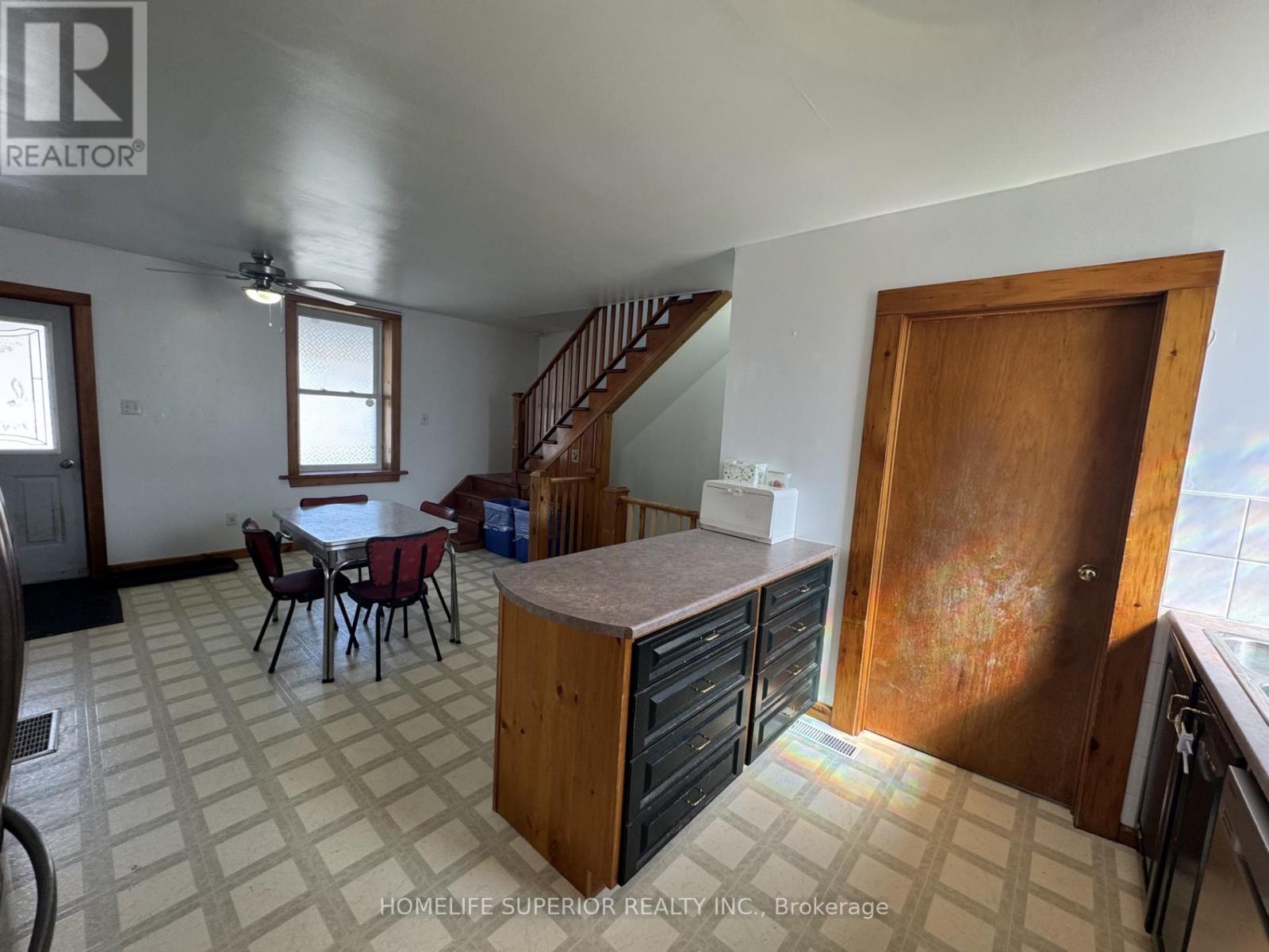 98 Paul Drive, Lanark Highlands, Ontario  K0G 1K0 - Photo 5 - X12935386