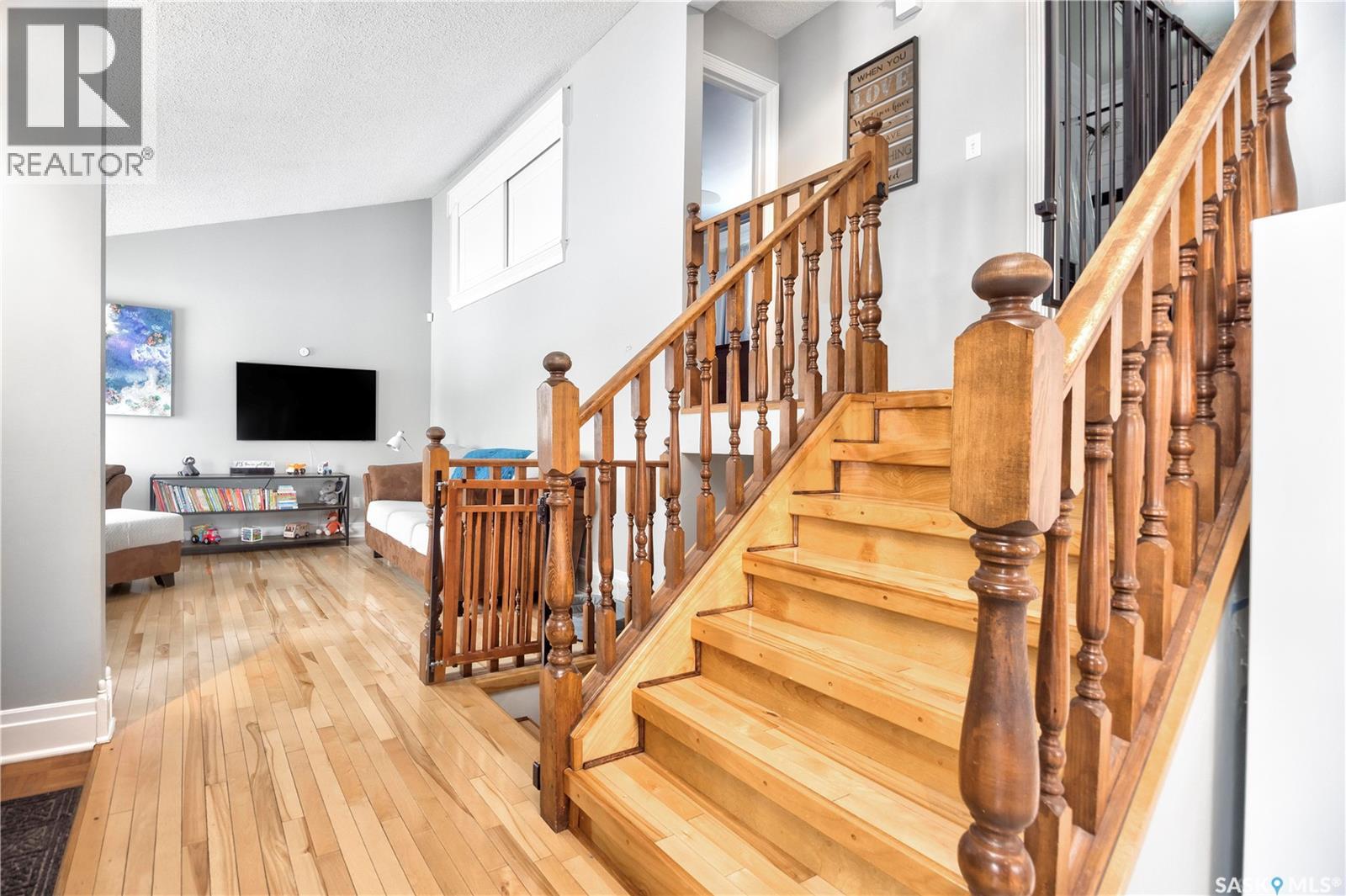 814 Carr Place, Prince Albert, Saskatchewan  S6V 7E1 - Photo 3 - SK031513