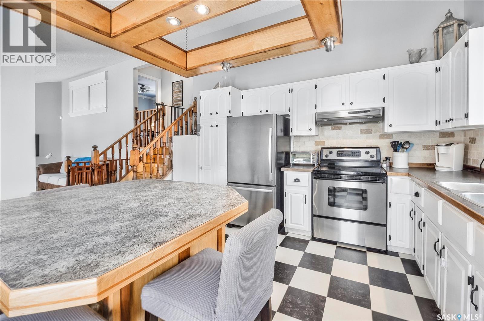 814 Carr Place, Prince Albert, Saskatchewan  S6V 7E1 - Photo 5 - SK031513