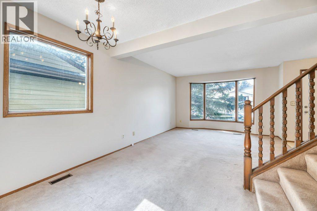 56 Cedarwood Hill SW, Calgary, Alberta  T2W 3H5 - Photo 11 - A2291326