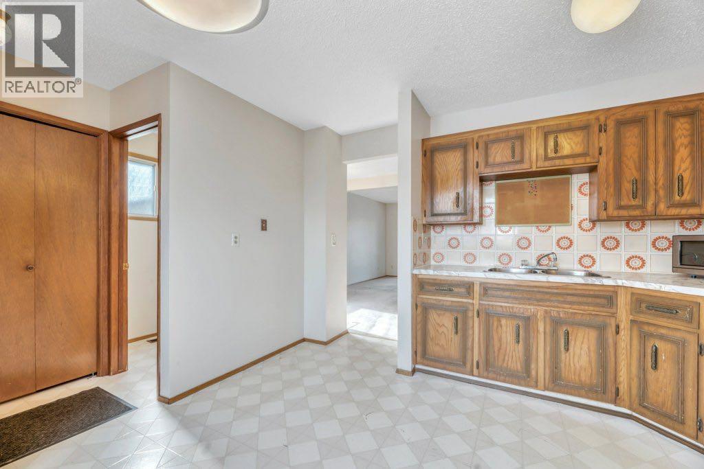 56 Cedarwood Hill SW, Calgary, Alberta  T2W 3H5 - Photo 15 - A2291326