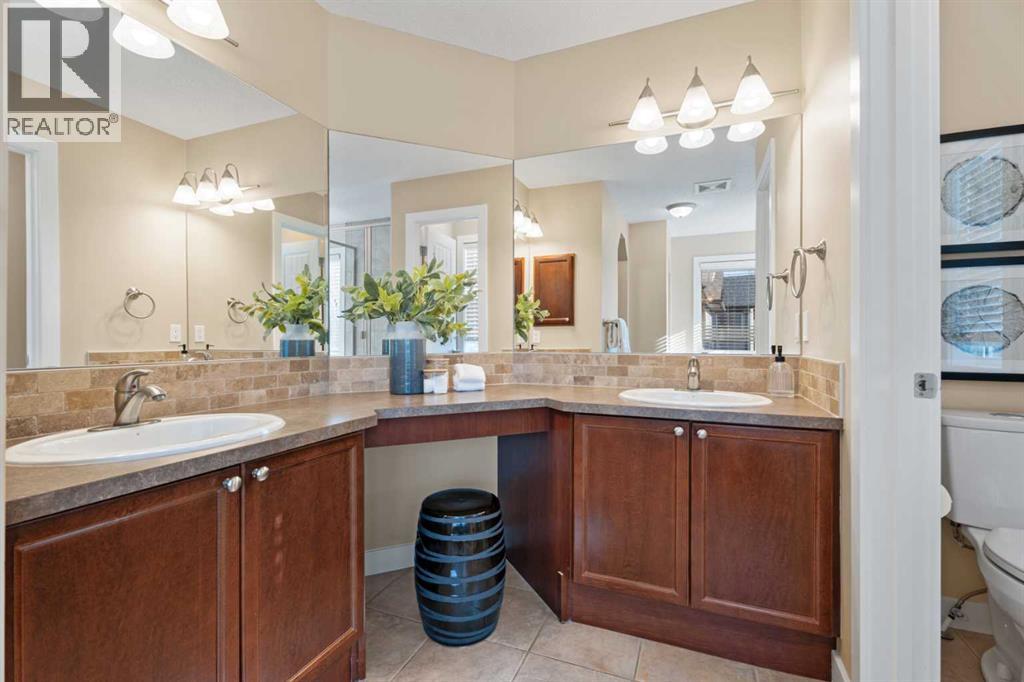 17 Drake Landing Crescent, Okotoks, Alberta  T1S 0C1 - Photo 35 - A2295303