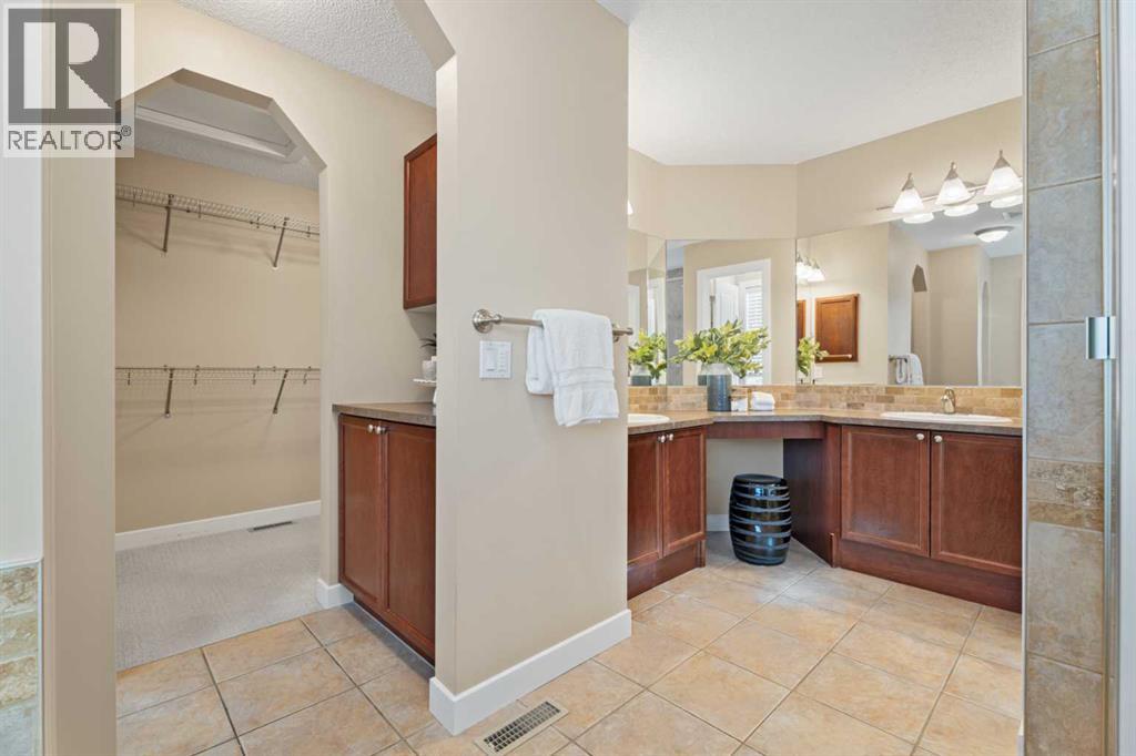 17 Drake Landing Crescent, Okotoks, Alberta  T1S 0C1 - Photo 32 - A2295303