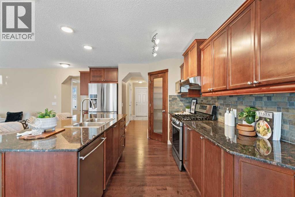 17 Drake Landing Crescent, Okotoks, Alberta  T1S 0C1 - Photo 11 - A2295303