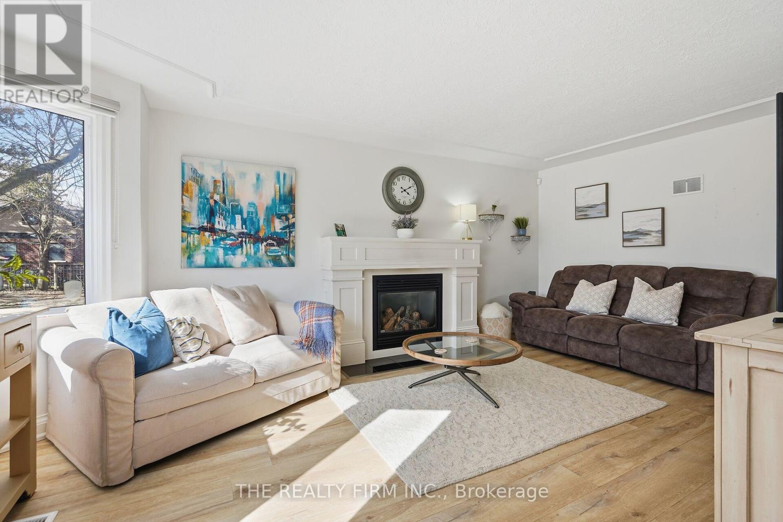 362 Ridout Street S, London South, Ontario  N6C 3Z5 - Photo 6 - X12935324