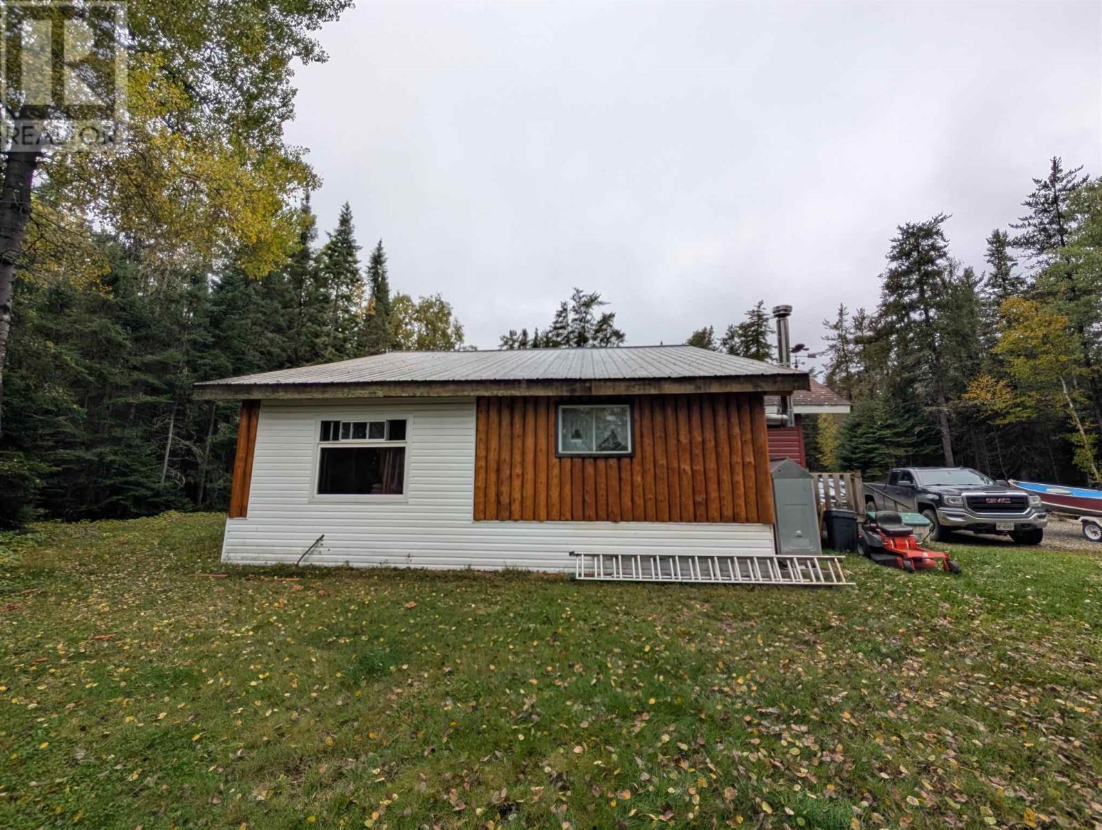 119 Mcveigh Creek, Esquega Township Hawk Junction, Ontario P0S 1G0 - Photo 2 - SM260570