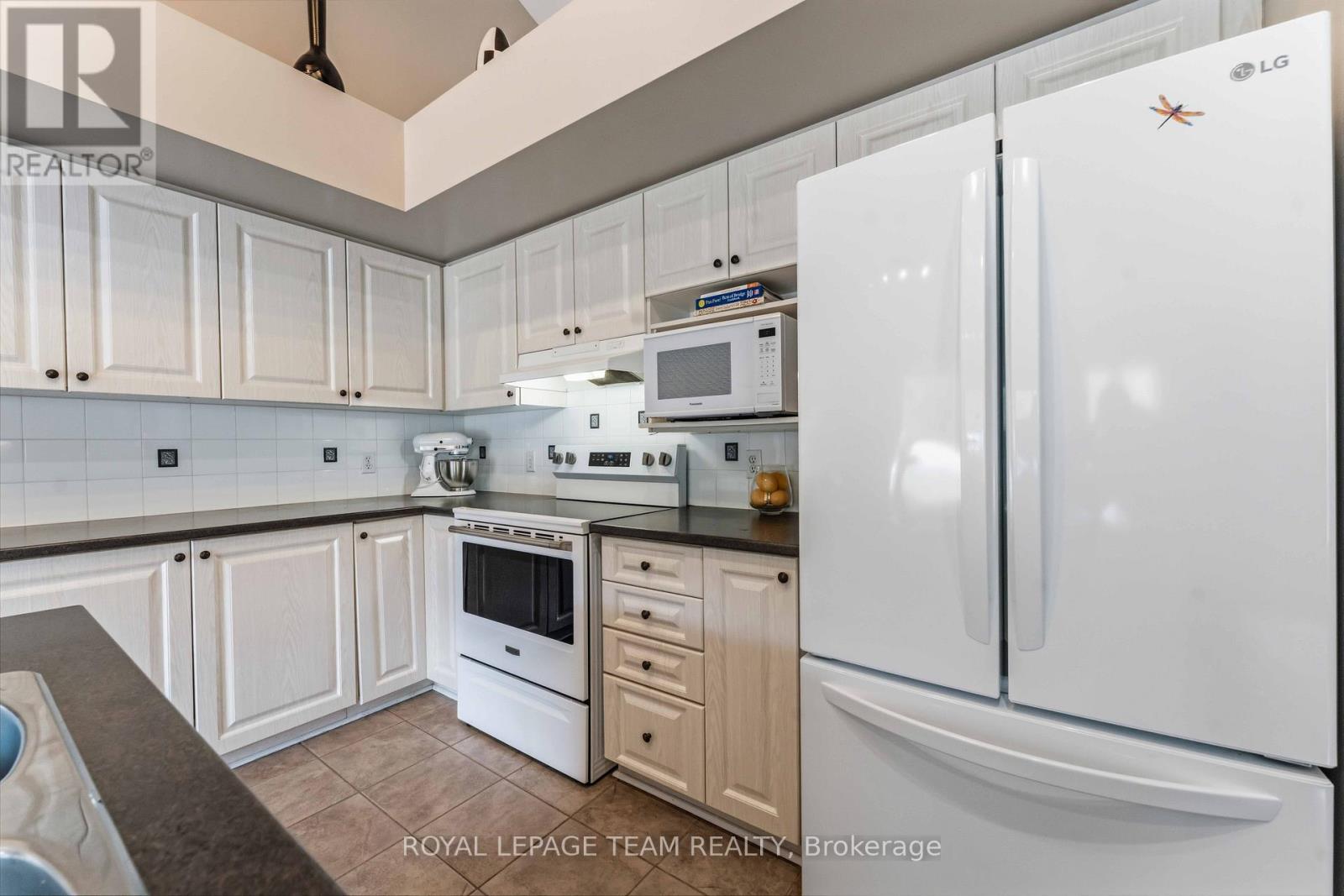 45 Burnstead Crescent, Ottawa, Ontario  K2M 2T4 - Photo 10 - X12935236