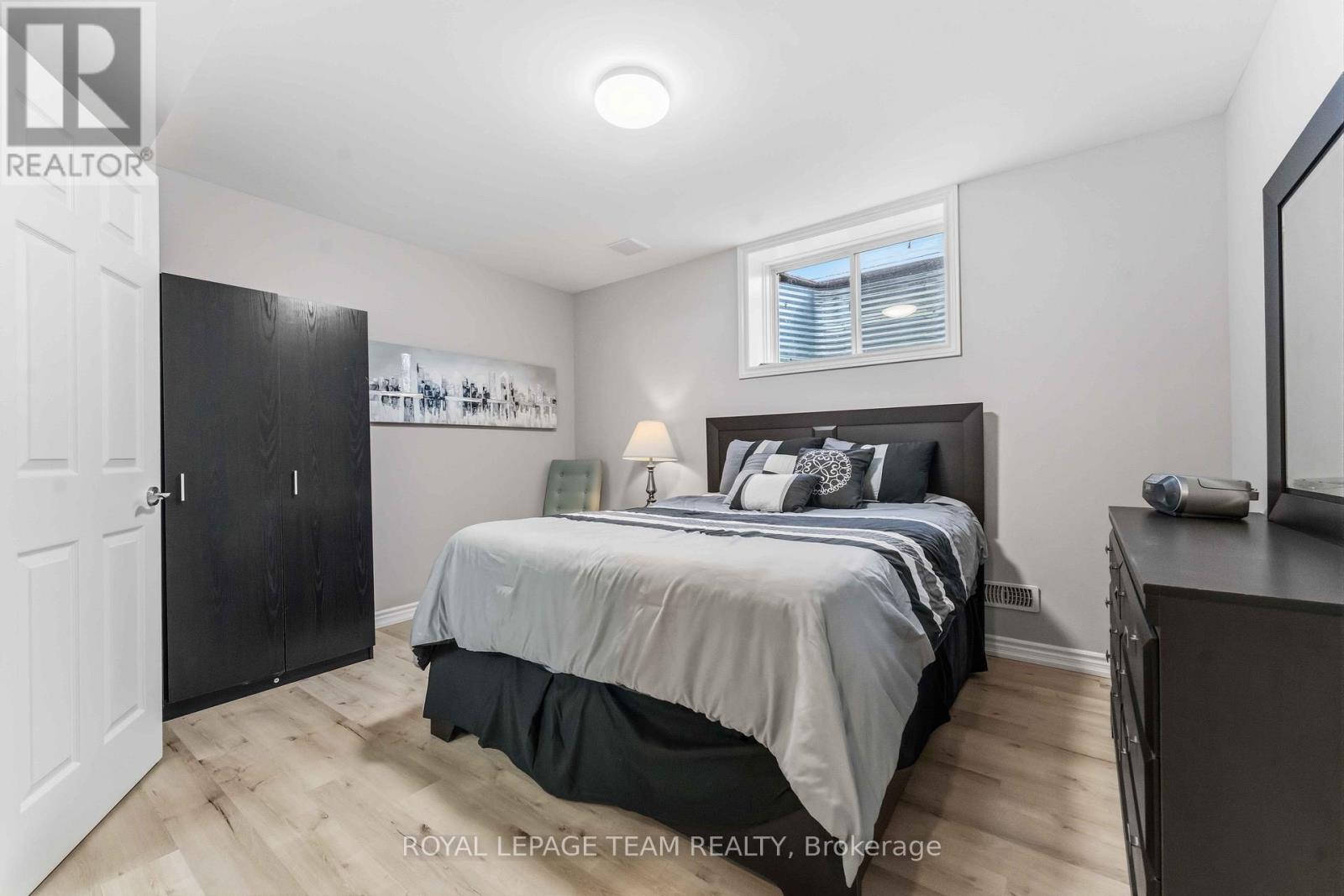 45 Burnstead Crescent, Ottawa, Ontario  K2M 2T4 - Photo 37 - X12935236