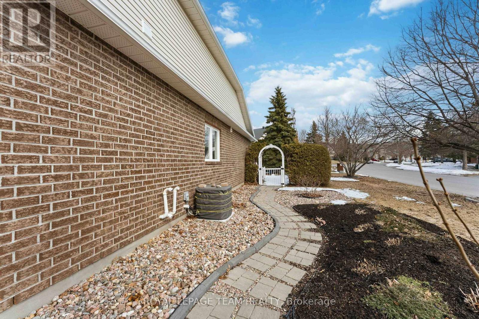 45 Burnstead Crescent, Ottawa, Ontario  K2M 2T4 - Photo 39 - X12935236
