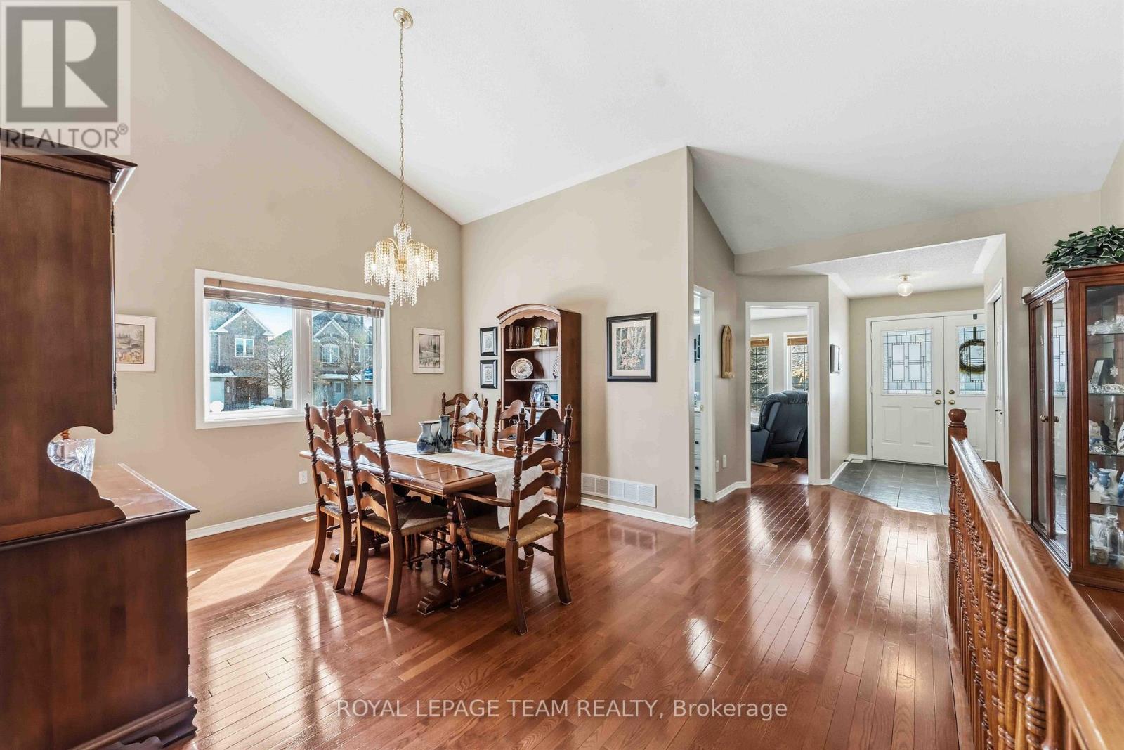 45 Burnstead Crescent, Ottawa, Ontario  K2M 2T4 - Photo 6 - X12935236