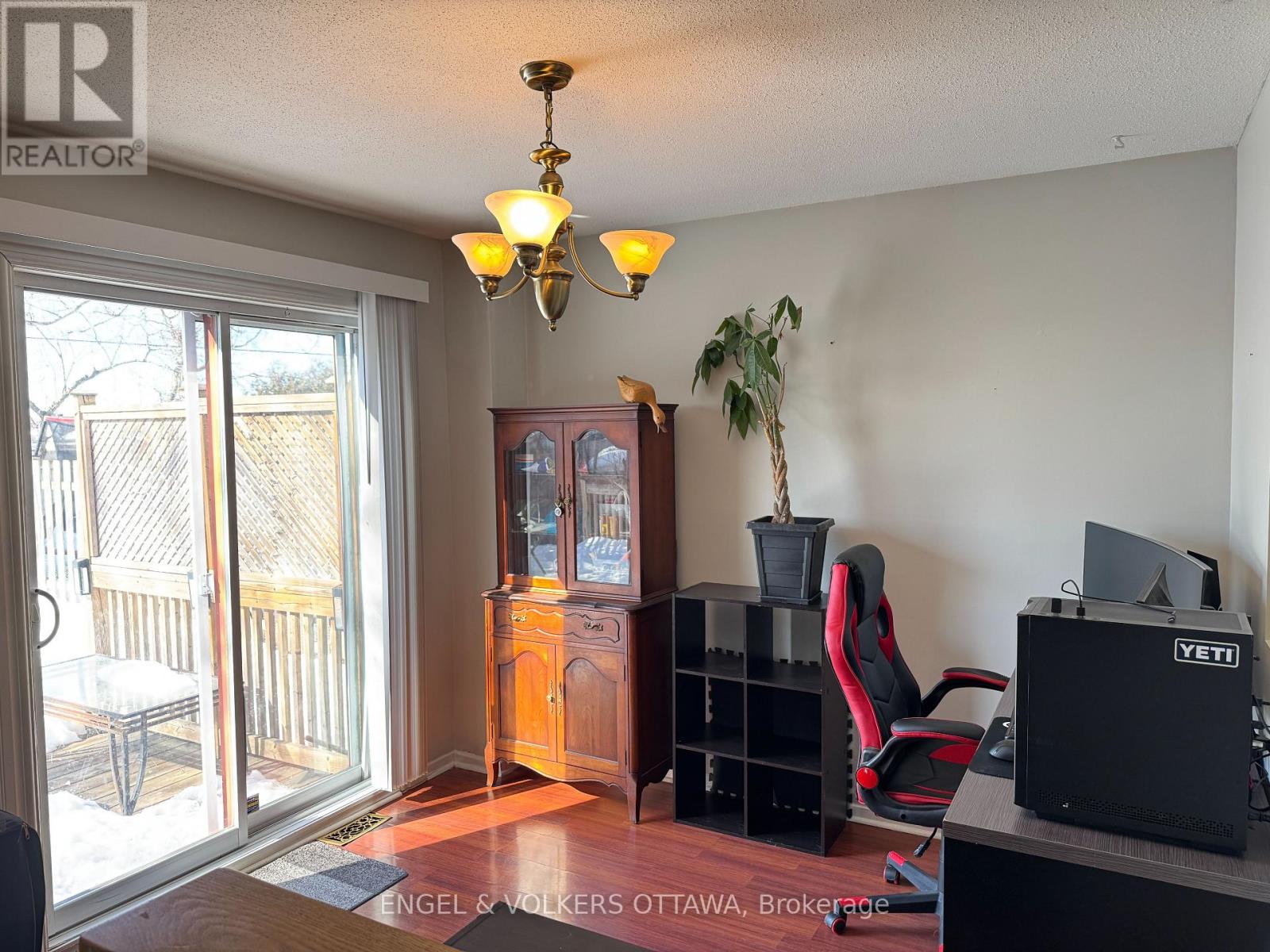 38 Chester Crescent, Ottawa, Ontario  K2J 2H3 - Photo 3 - X12935358