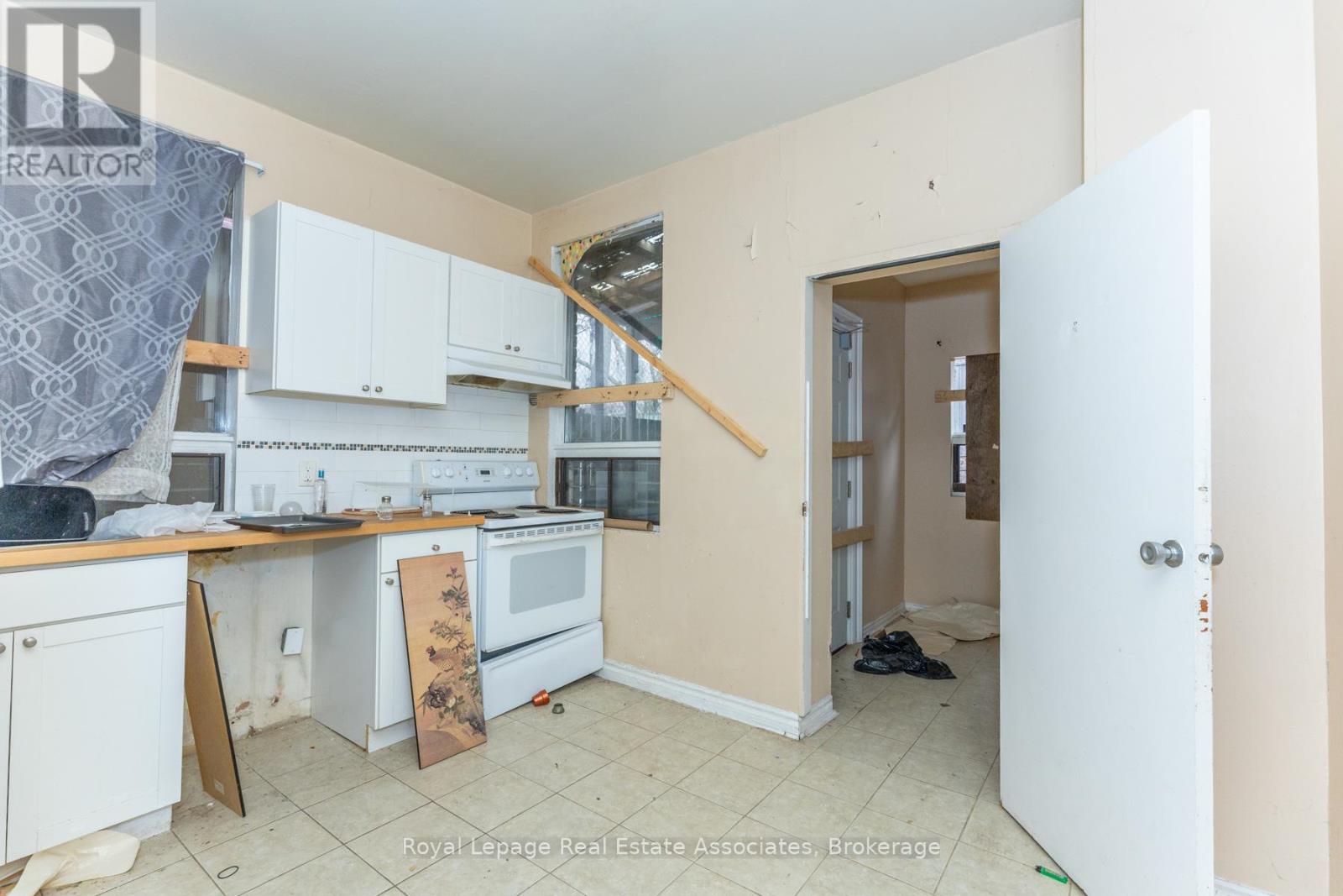 20, 26, 28 Mcgill Street, Toronto, Ontario  M5B 1H2 - Photo 13 - C12935220