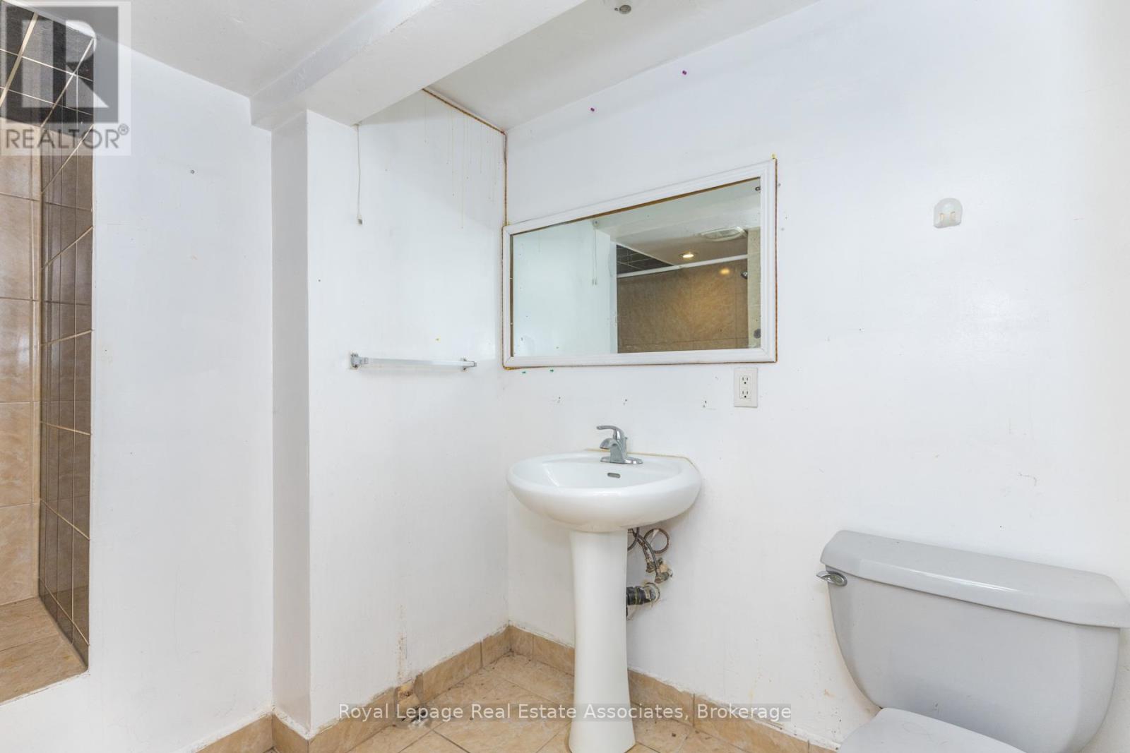 20, 26, 28 Mcgill Street, Toronto, Ontario  M5B 1H2 - Photo 26 - C12935220