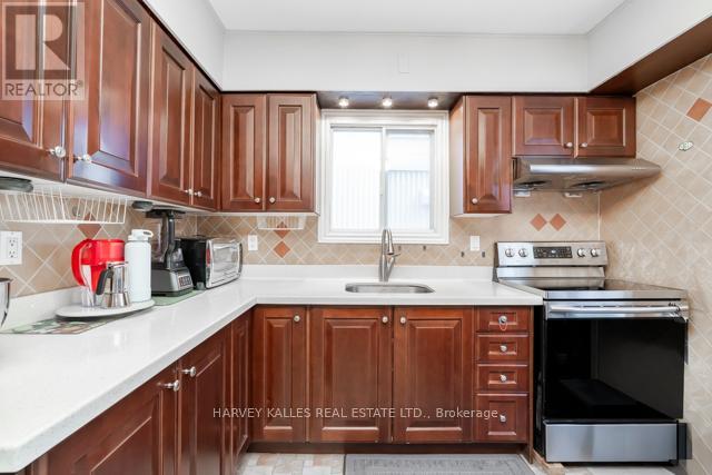 132 Bellwoods Avenue, Toronto, Ontario  M6J 2P4 - Photo 12 - C12935230