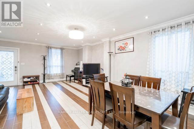 132 Bellwoods Avenue, Toronto, Ontario  M6J 2P4 - Photo 3 - C12935230