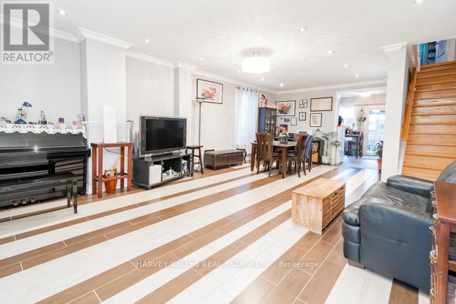 132 Bellwoods Avenue, Toronto, Ontario  M6J 2P4 - Photo 7 - C12935230