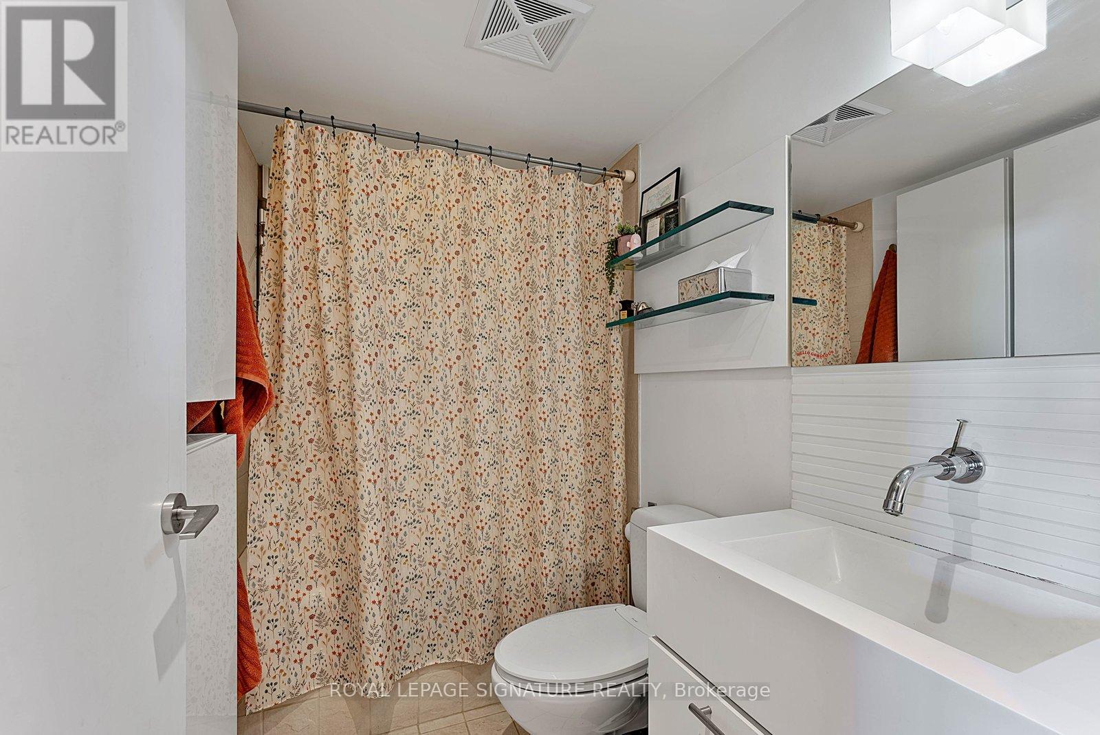 512 - 55 Stewart Street, Toronto, Ontario  M5V 2V1 - Photo 13 - C12935296