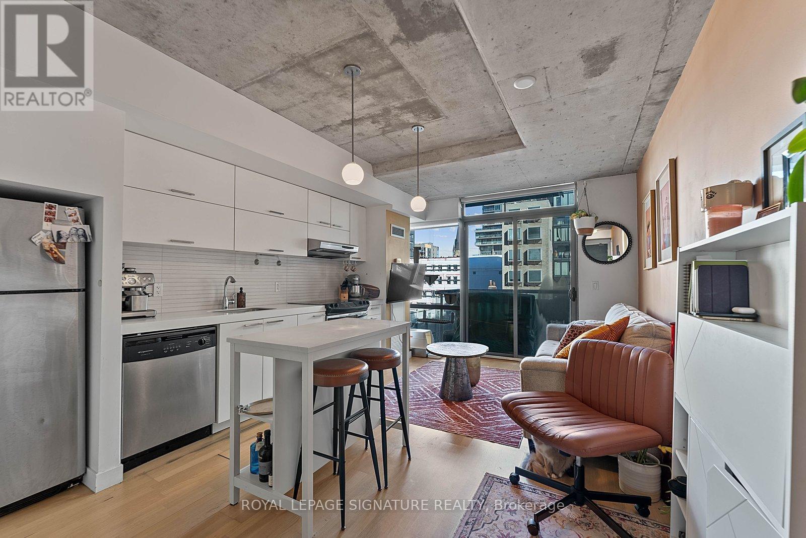 512 - 55 Stewart Street, Toronto, Ontario  M5V 2V1 - Photo 4 - C12935296