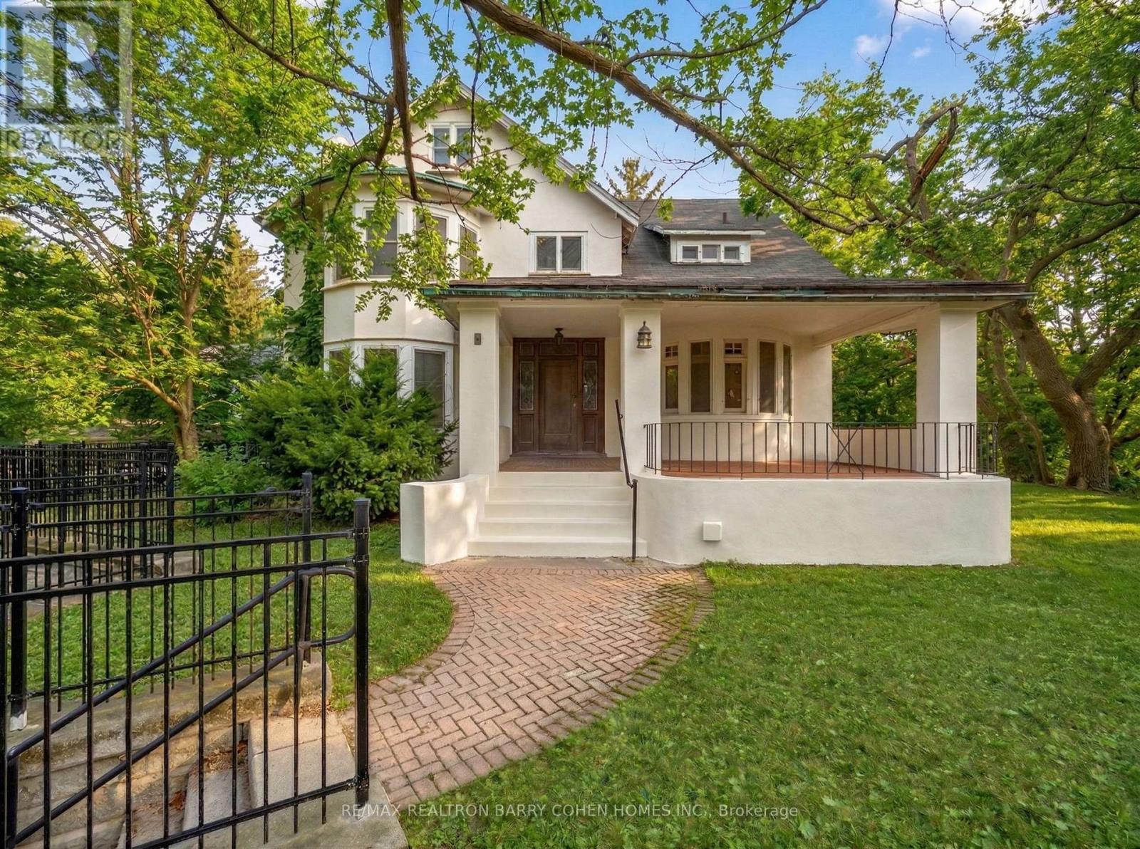 27 Old Yonge Street, Toronto, Ontario  M2P 1P6 - Photo 3 - C12935382