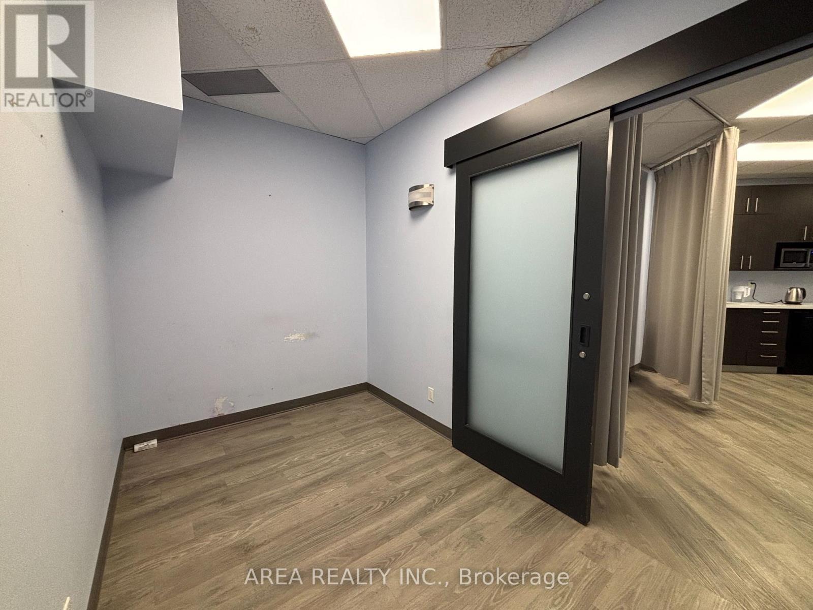 B132 - 121 KING STREET W, Toronto, Ontario