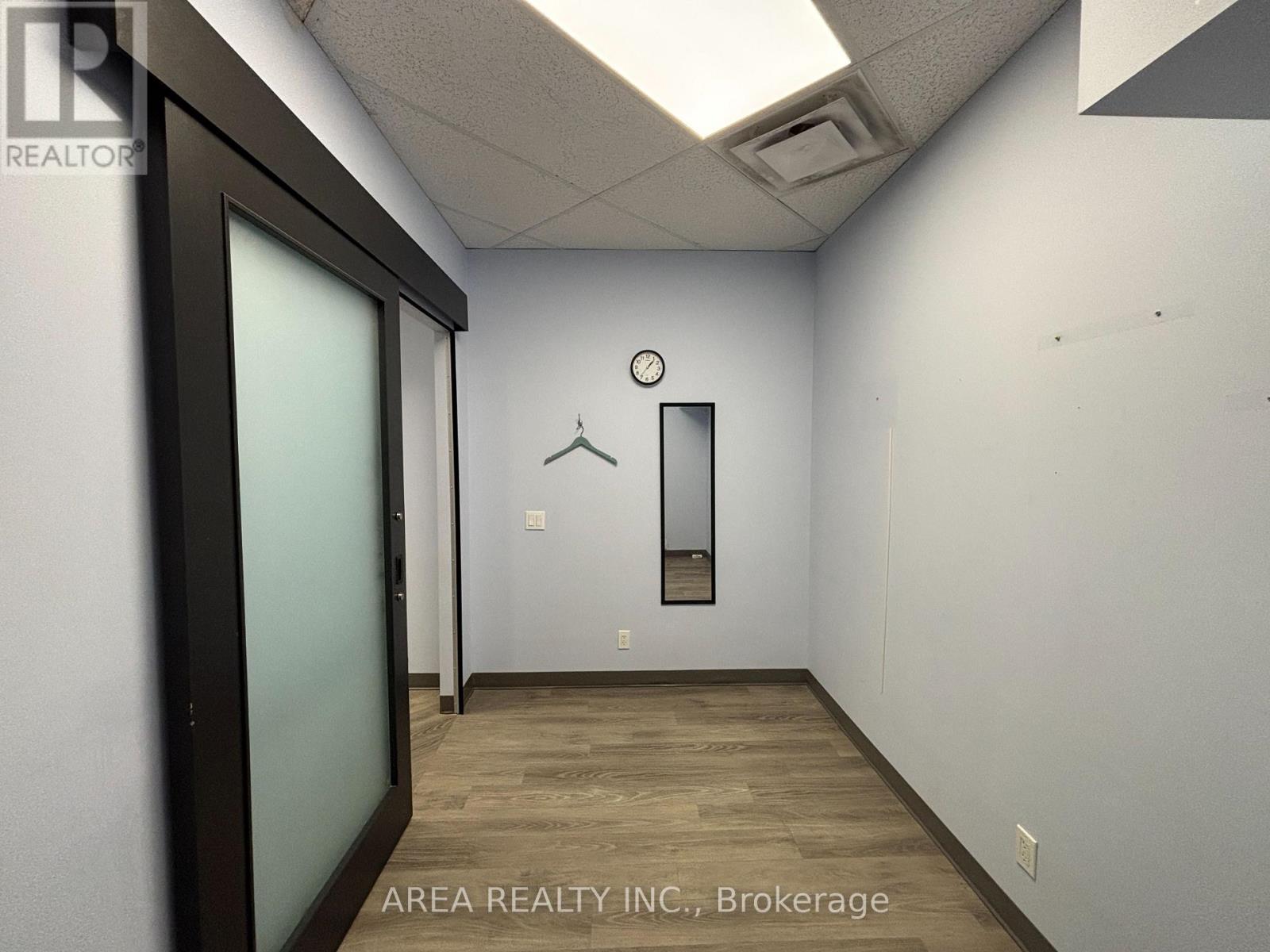 B132 - 121 King Street W, Toronto, Ontario M5H 3T9 - Photo 2 - C12935416