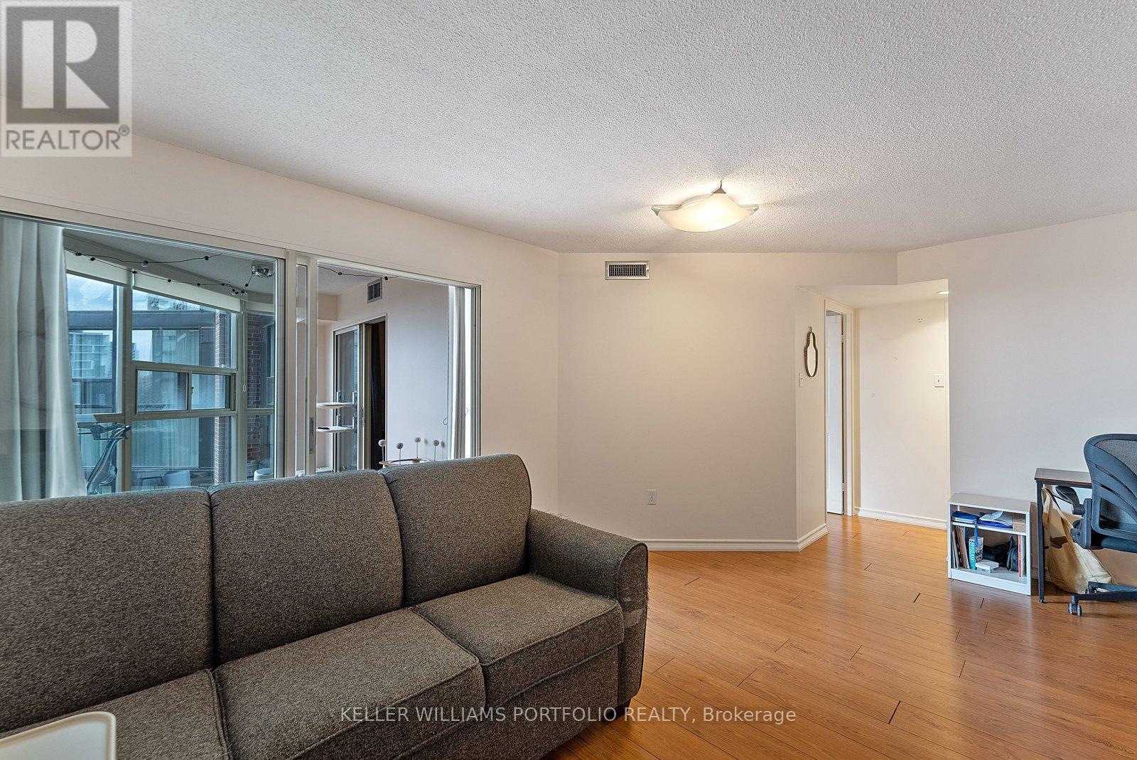 601 - 705 King Street W, Toronto, Ontario  M5V 2W8 - Photo 10 - C12935508