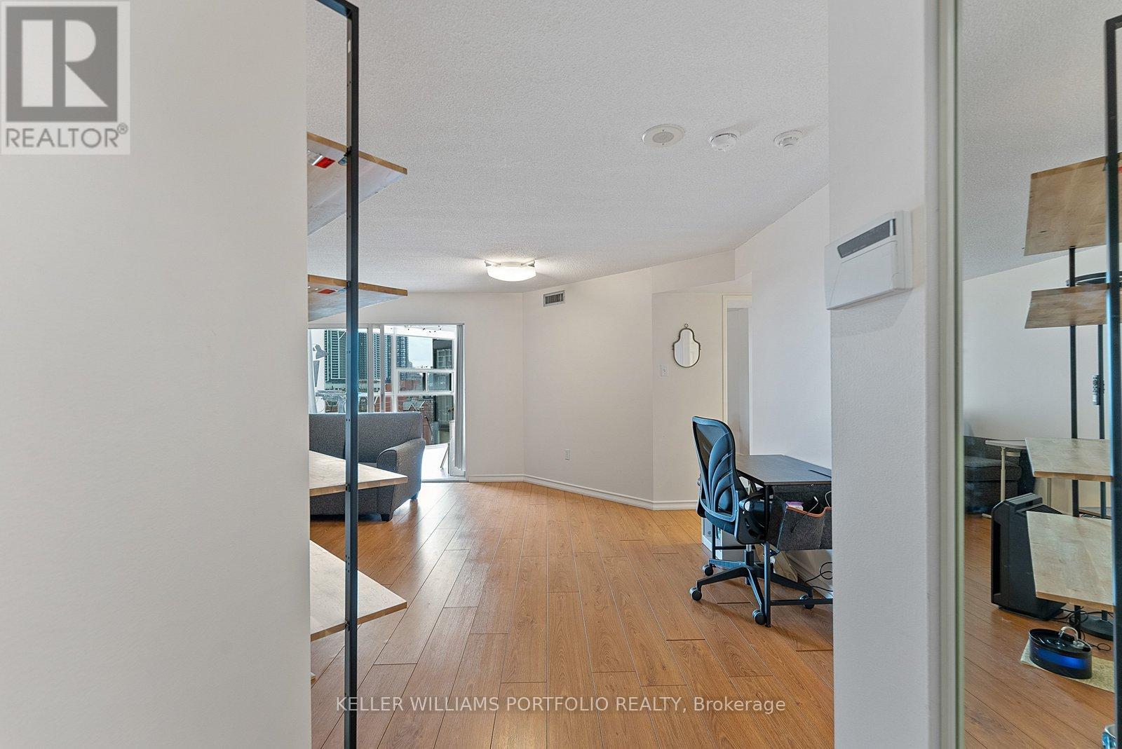 601 - 705 King Street W, Toronto, Ontario  M5V 2W8 - Photo 2 - C12935508