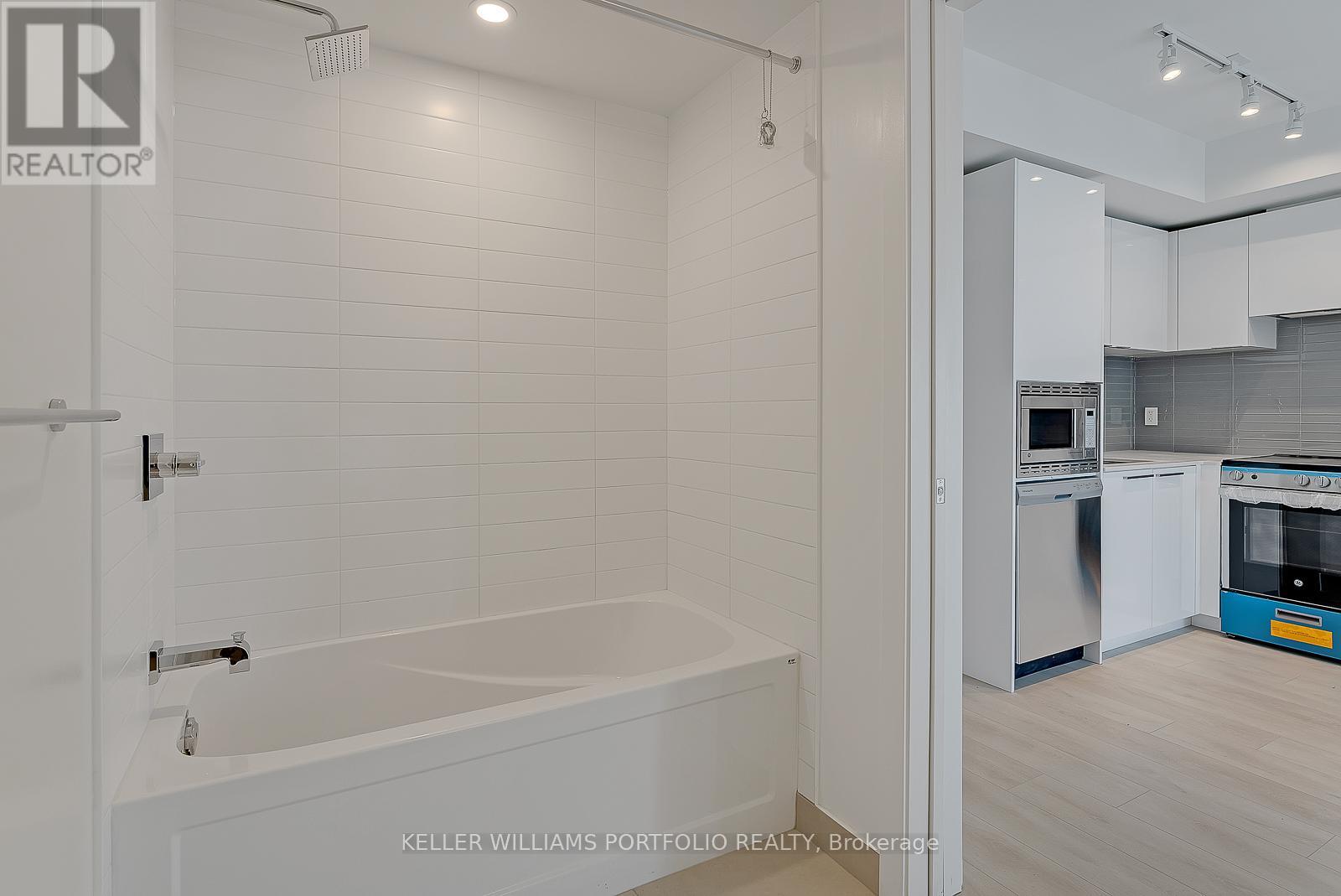 3009 - 501 Yonge Street, Toronto, Ontario  M4Y 0G8 - Photo 3 - C12935512