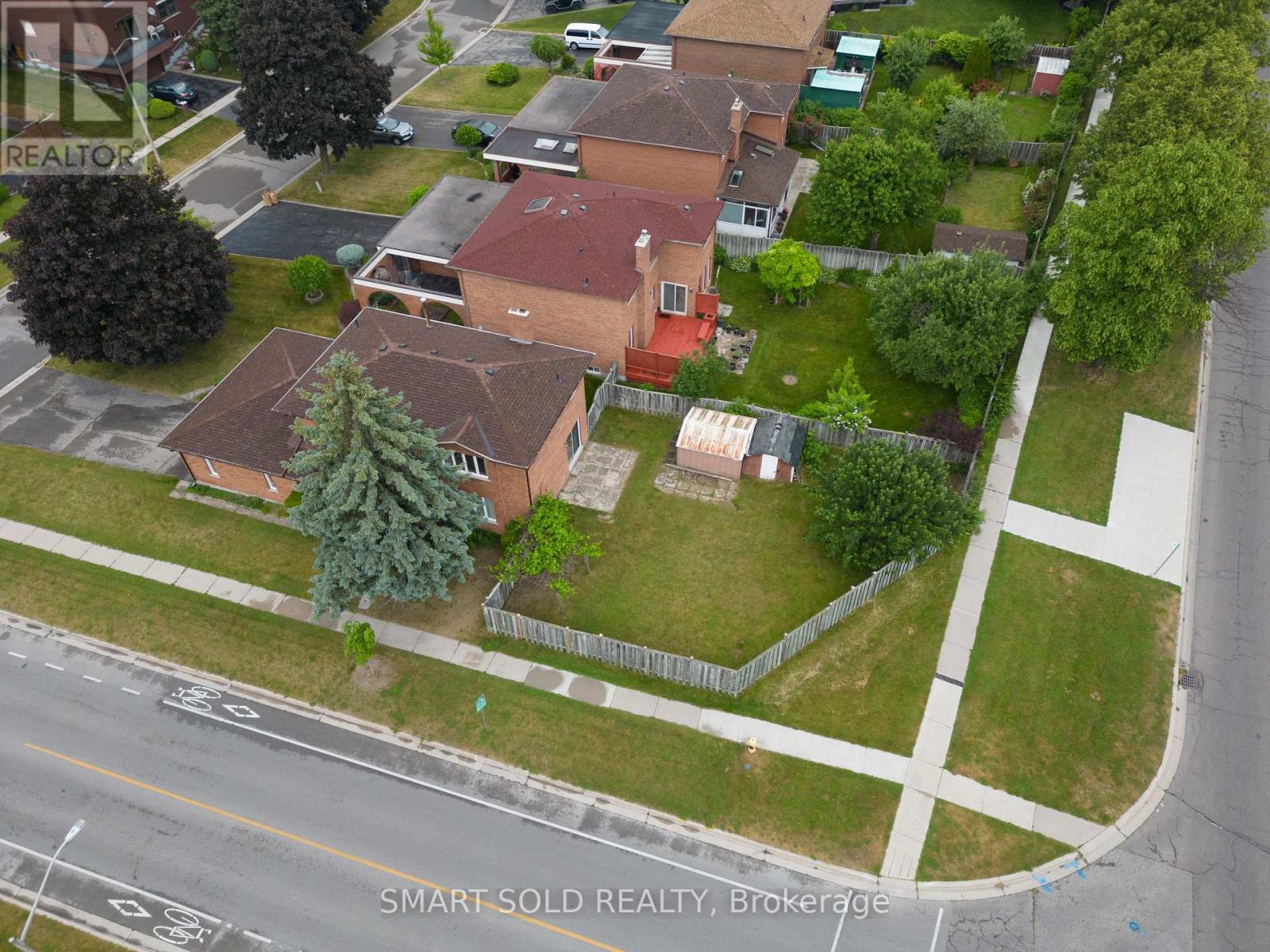 217 Waverly Street N, Oshawa (Mclaughlin), Ontario  L1J 7C7 - Photo 2 - E12935214