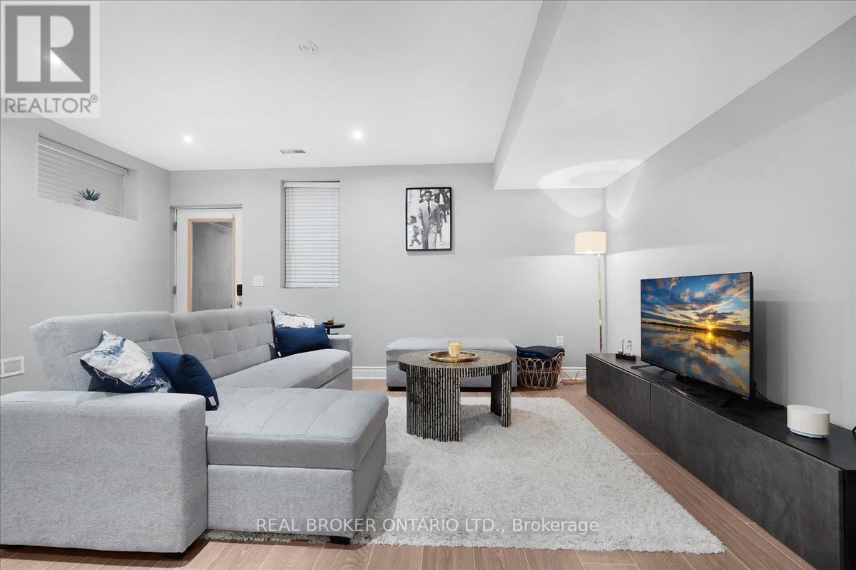 25a Mystic Avenue, Toronto, Ontario  M1L 4G8 - Photo 2 - E12935222