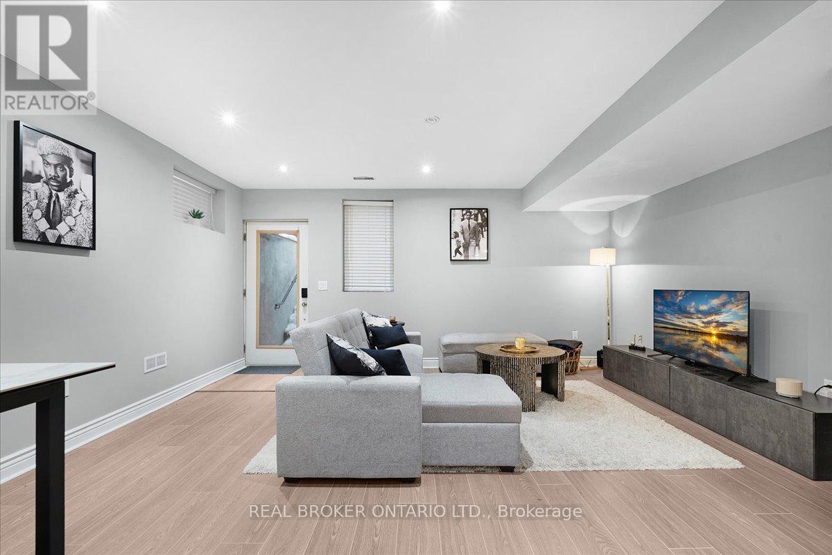 25a Mystic Avenue, Toronto, Ontario  M1L 4G8 - Photo 3 - E12935222