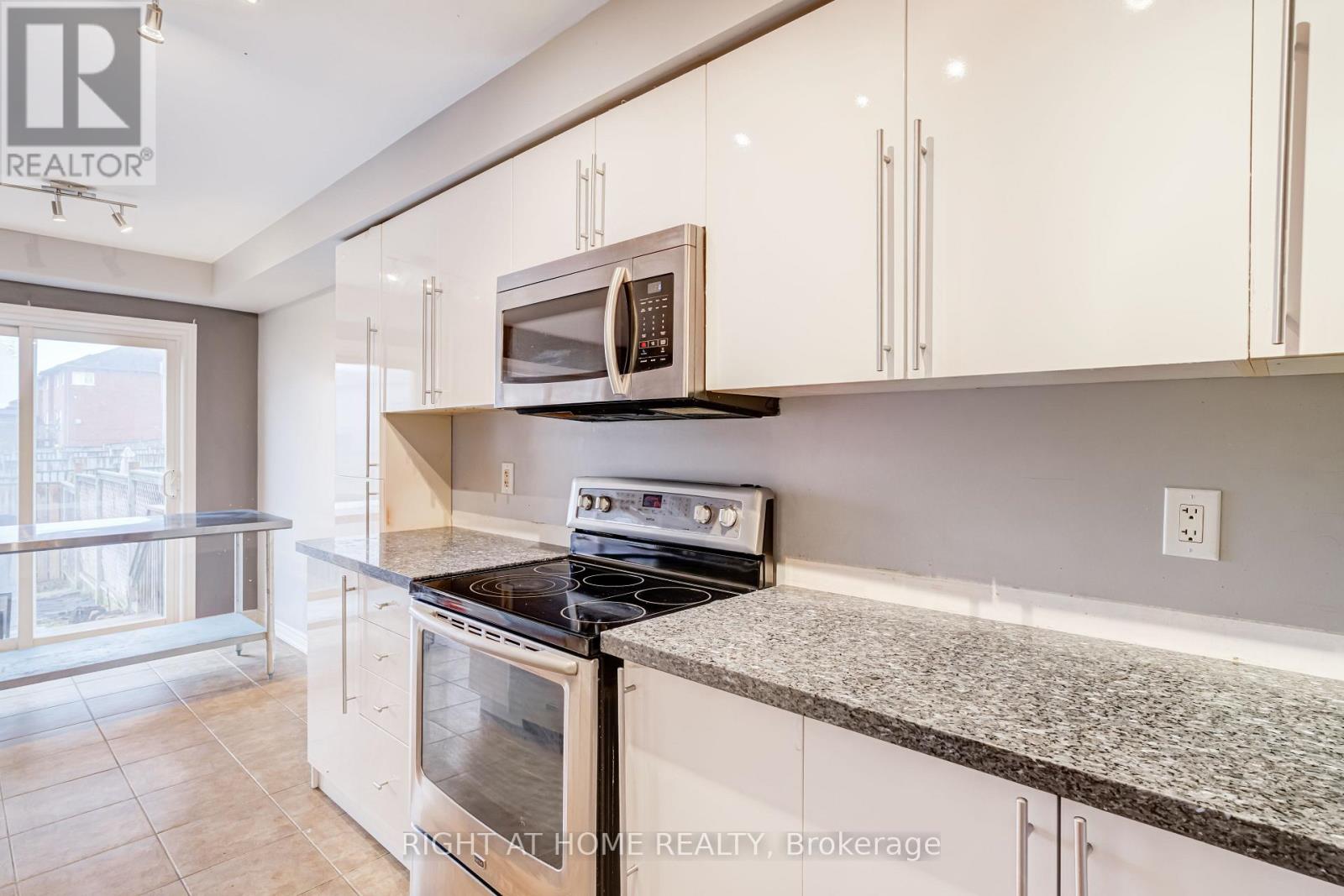 4 Whitefoot Crescent, Ajax, Ontario  L1Z 2E5 - Photo 25 - E12935284