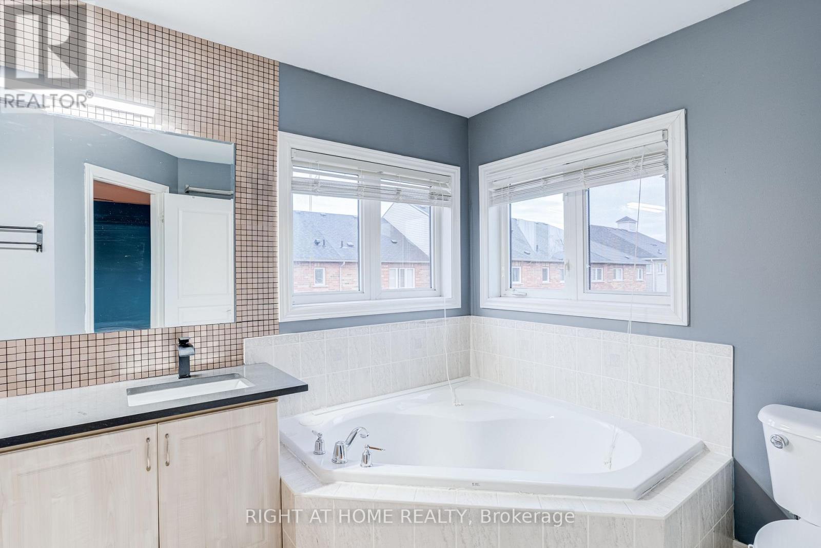 4 Whitefoot Crescent, Ajax, Ontario  L1Z 2E5 - Photo 34 - E12935284