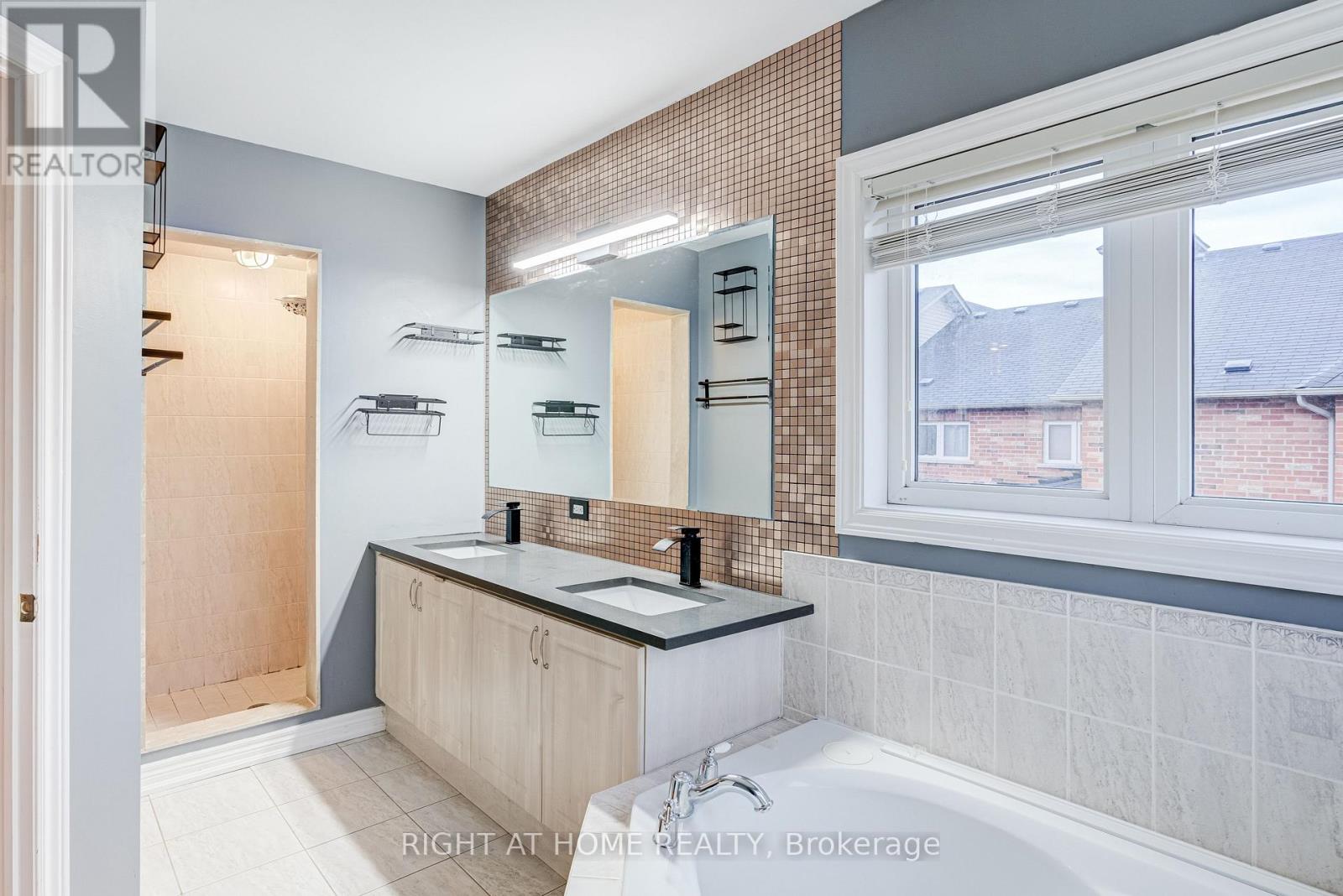 4 Whitefoot Crescent, Ajax, Ontario  L1Z 2E5 - Photo 35 - E12935284