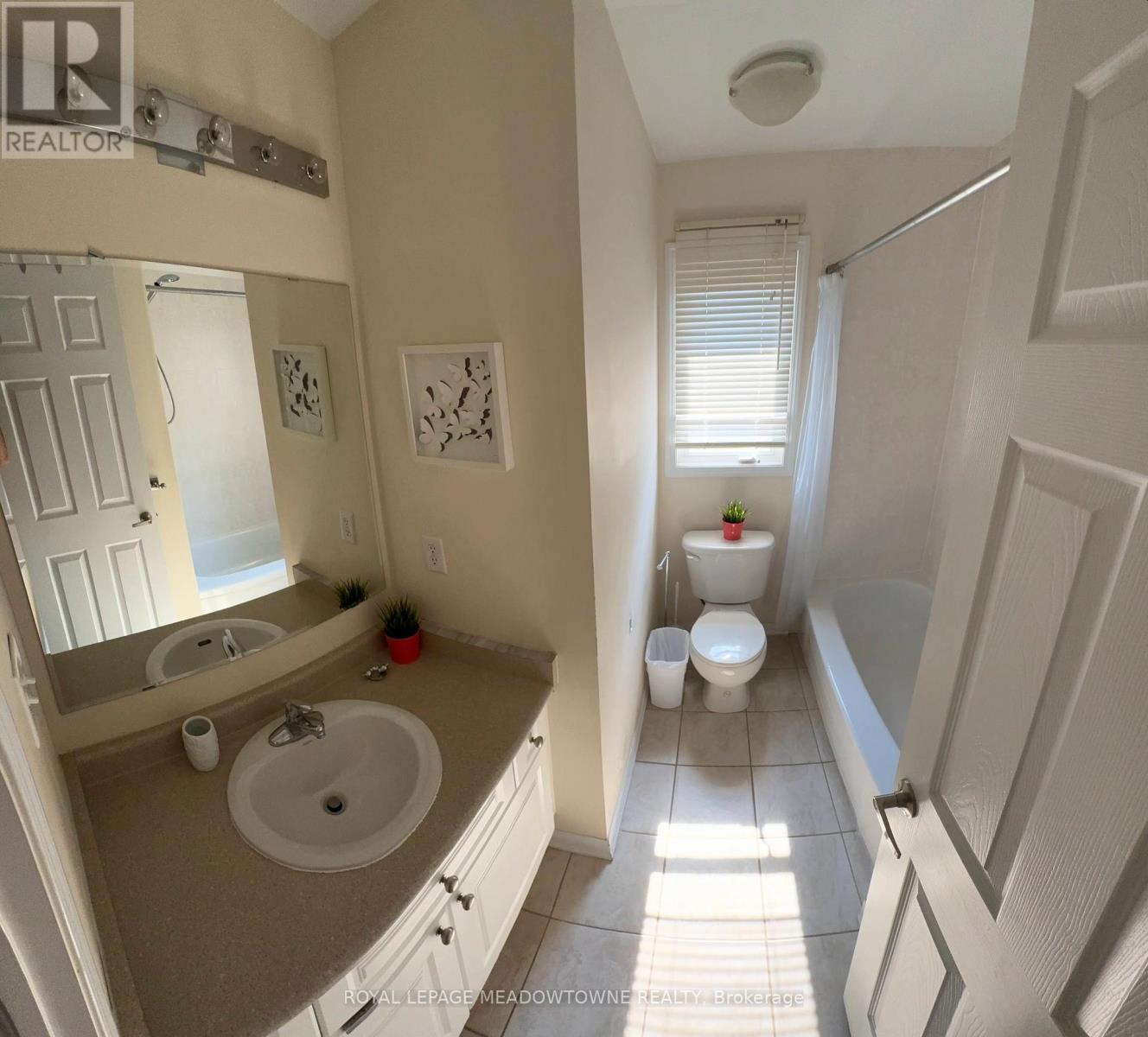 26 Yates Avenue, Toronto (Clairlea-Birchmount), Ontario  M1L 0C8 - Photo 18 - E12935314