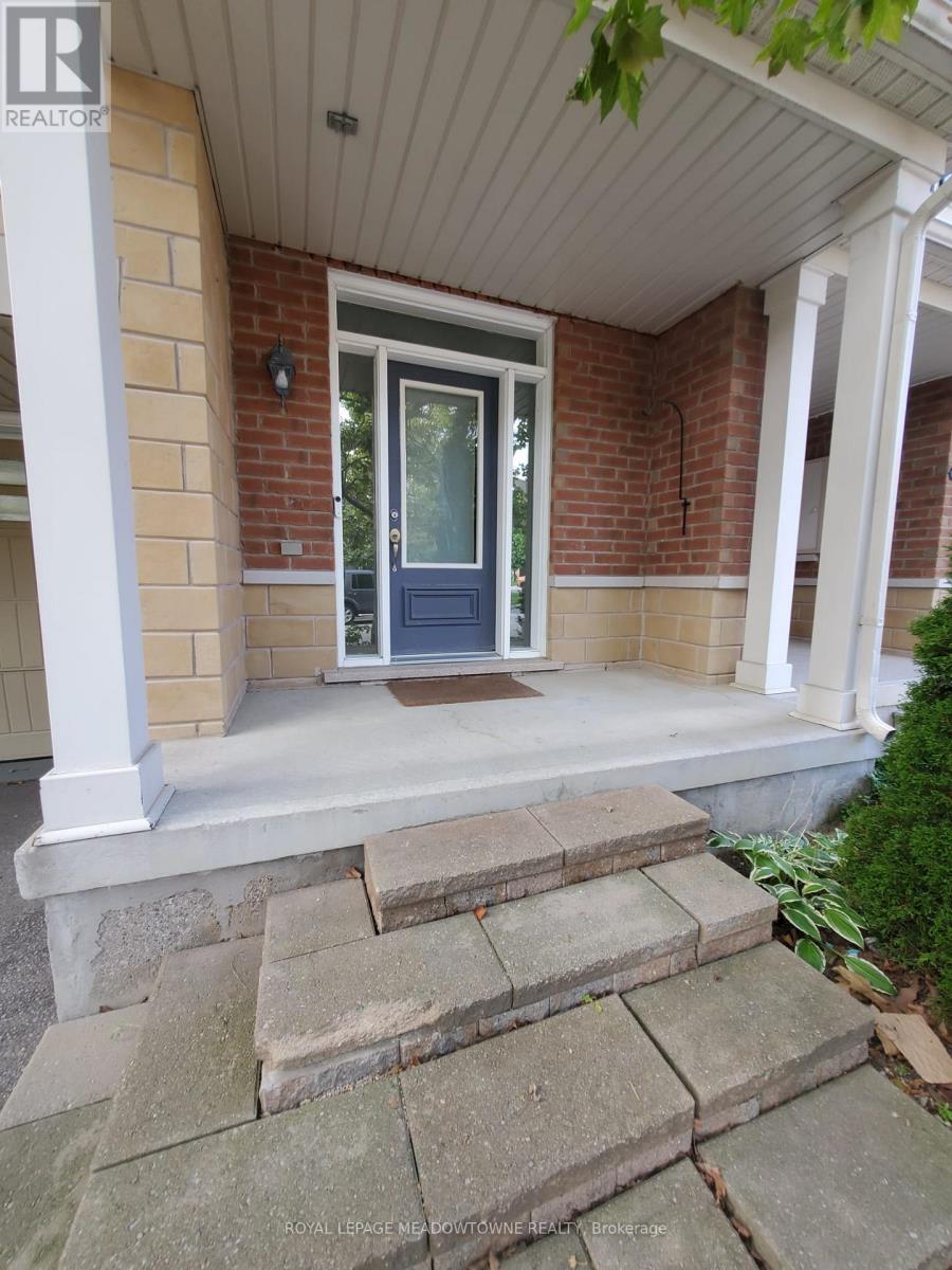 26 Yates Avenue, Toronto (Clairlea-Birchmount), Ontario  M1L 0C8 - Photo 3 - E12935314