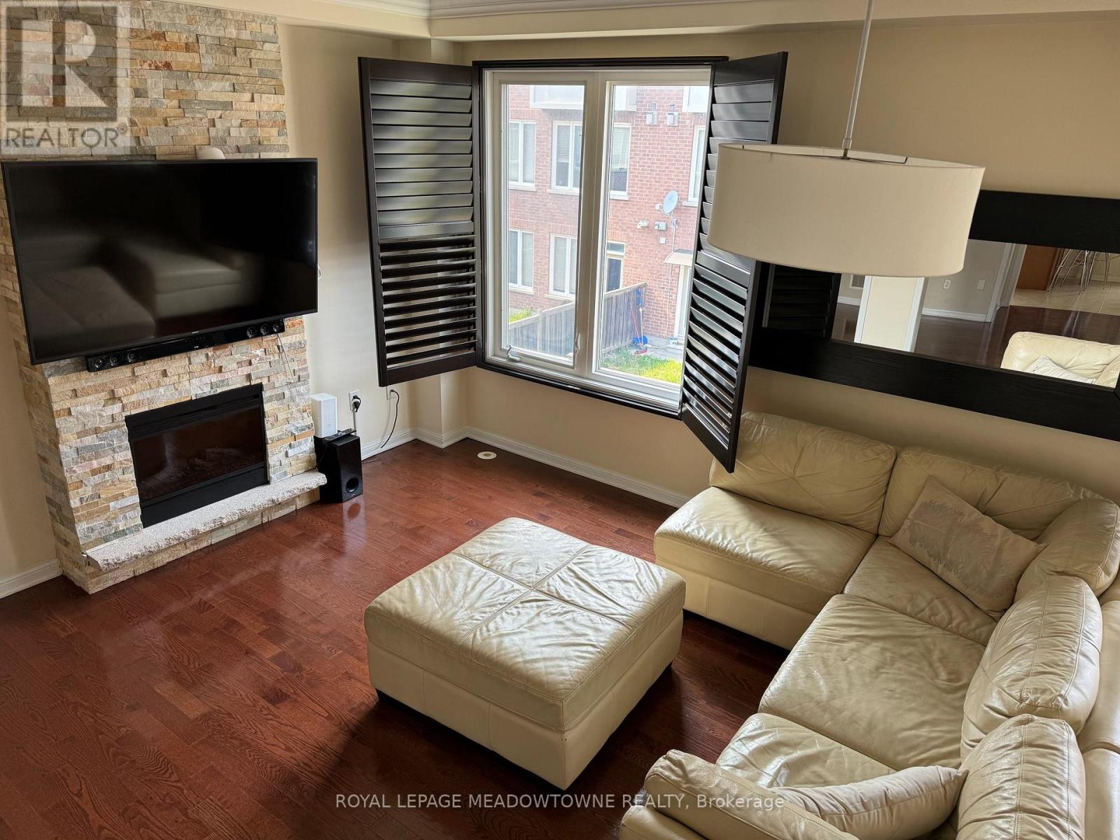 26 Yates Avenue, Toronto (Clairlea-Birchmount), Ontario  M1L 0C8 - Photo 6 - E12935314