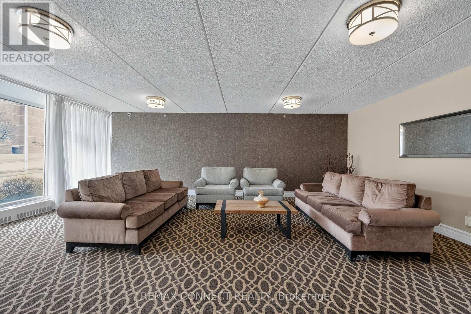 910 - 2 Glamorgan Avenue, Toronto, Ontario  M1P 2M8 - Photo 2 - E12935362