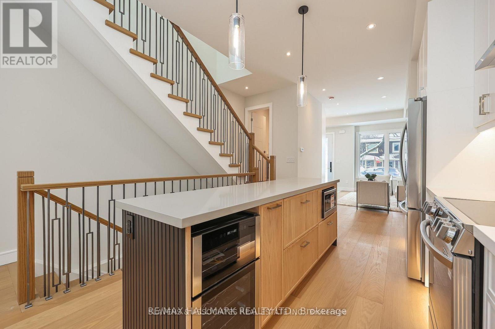 3b Linton Avenue, Toronto, Ontario  M1N 1W5 - Photo 16 - E12935402