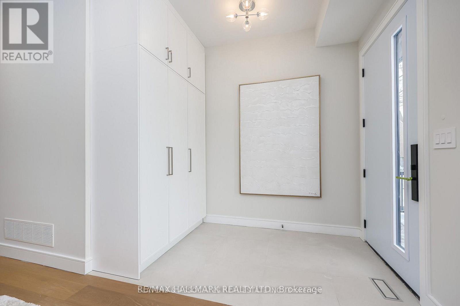 3b Linton Avenue, Toronto, Ontario  M1N 1W5 - Photo 2 - E12935402