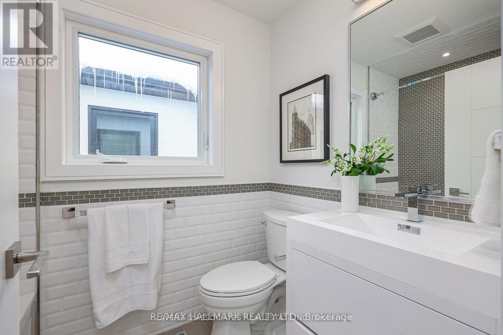 3b Linton Avenue, Toronto, Ontario  M1N 1W5 - Photo 23 - E12935402