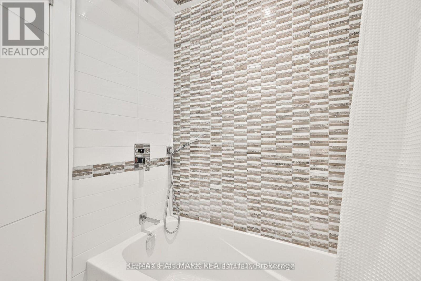 3b Linton Avenue, Toronto, Ontario  M1N 1W5 - Photo 37 - E12935402