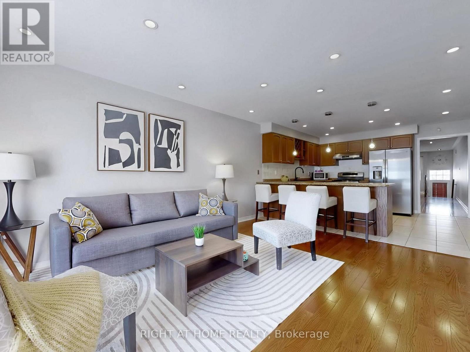 49 Wilkes Crescent, Toronto, Ontario  M1L 0B4 - Photo 4 - E12935430