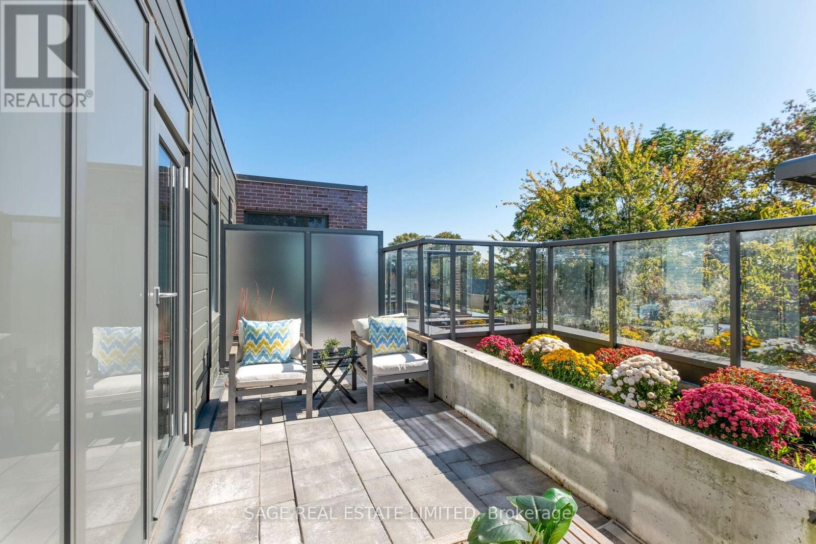 Th01 - 1331 Queen Street E, Toronto, Ontario  M4L 0B1 - Photo 39 - E12935492