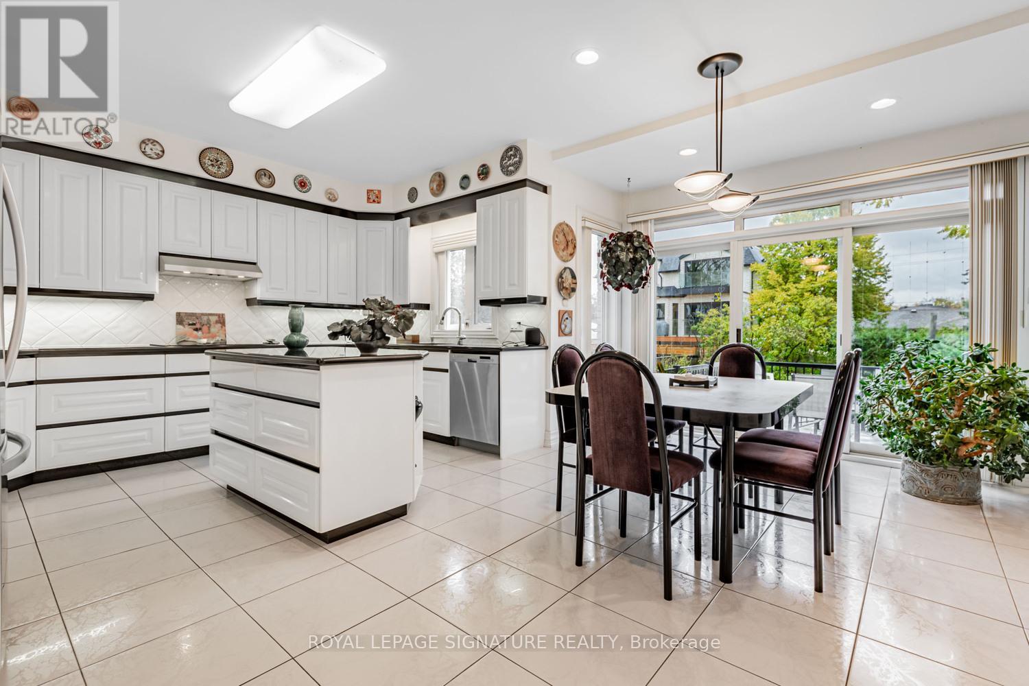 221 Pleasant Avenue, Toronto, Ontario  M2M 1M6 - Photo 11 - C12796586