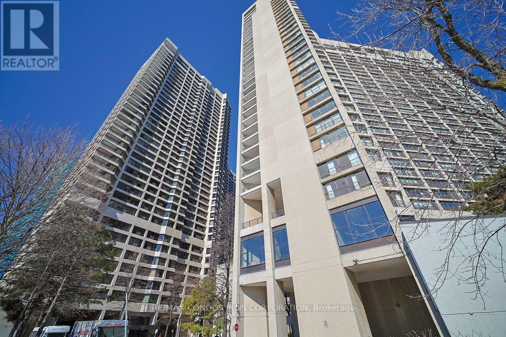 2232 - 33 Harbour Square, Toronto, Ontario  M5J 2G2 - Photo 1 - C12915378