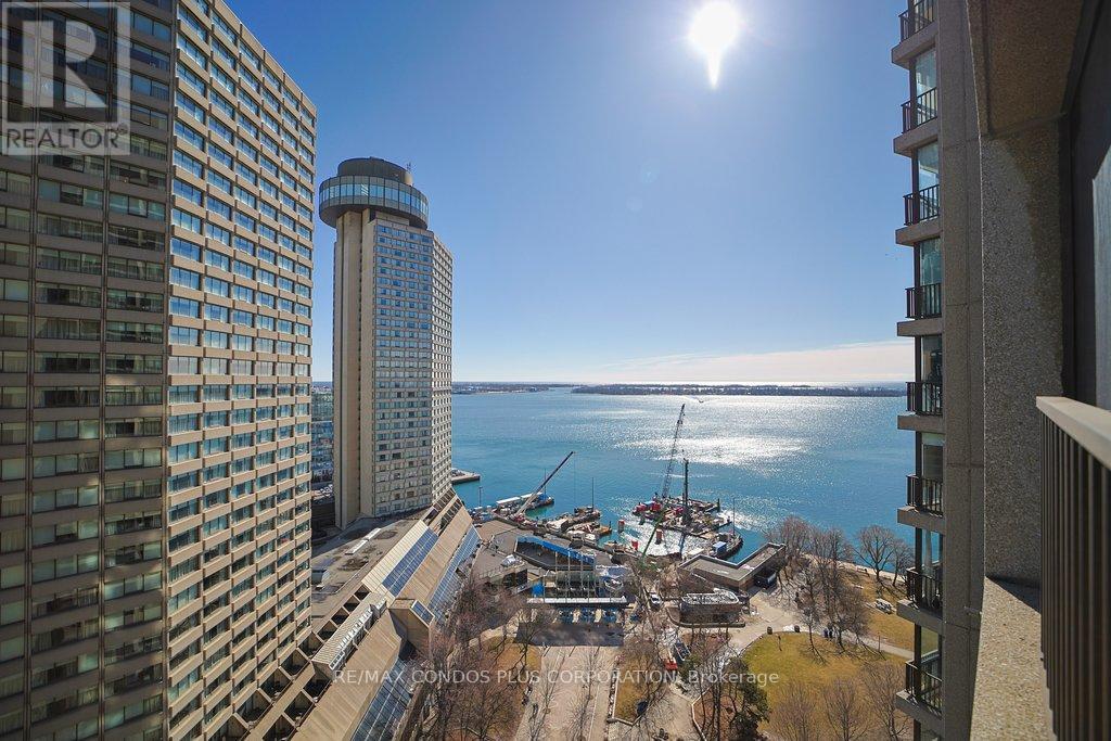 2232 - 33 Harbour Square, Toronto, Ontario  M5J 2G2 - Photo 11 - C12915378